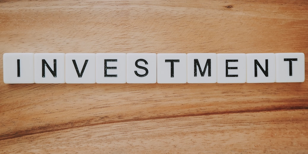 Rappresentazione visiva dell'articolo: Il modo migliore per scegliere un investimento: Guida Introduttiva per Investitori.